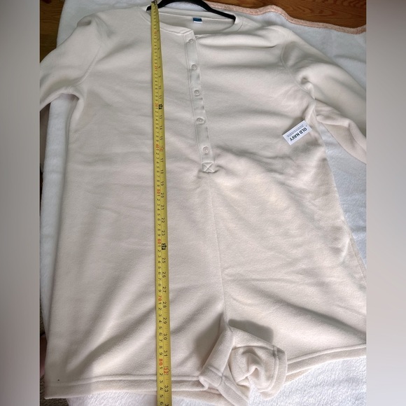 Old Navy long sleeve cream cozy fleece romper size women’s large tan comfy soft - Picture 5 of 5